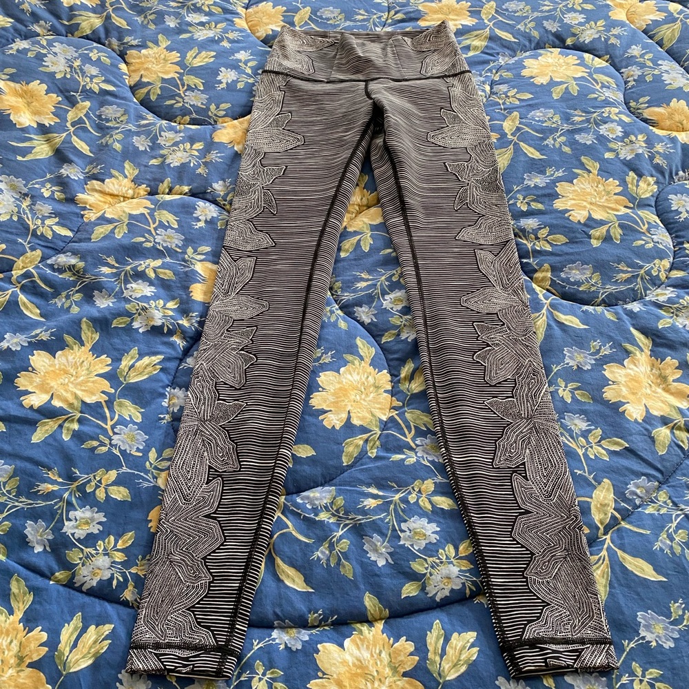 LULULEMON WUNDER UNDER HIGH RISE DOTTIE TRIBE LUXTREME PANTS LEGGINGS SIZE 6